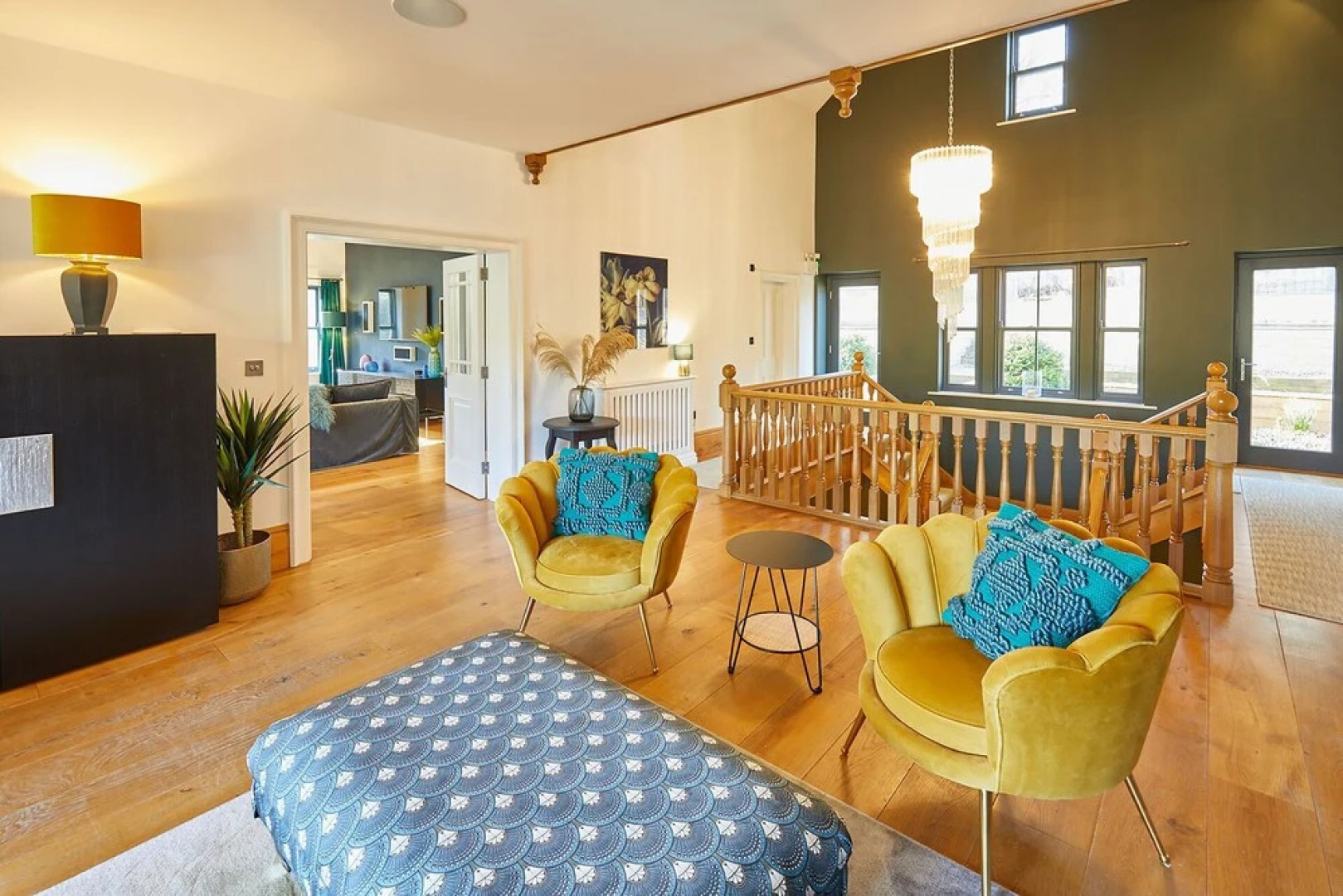 Host Stay The Lakehouse