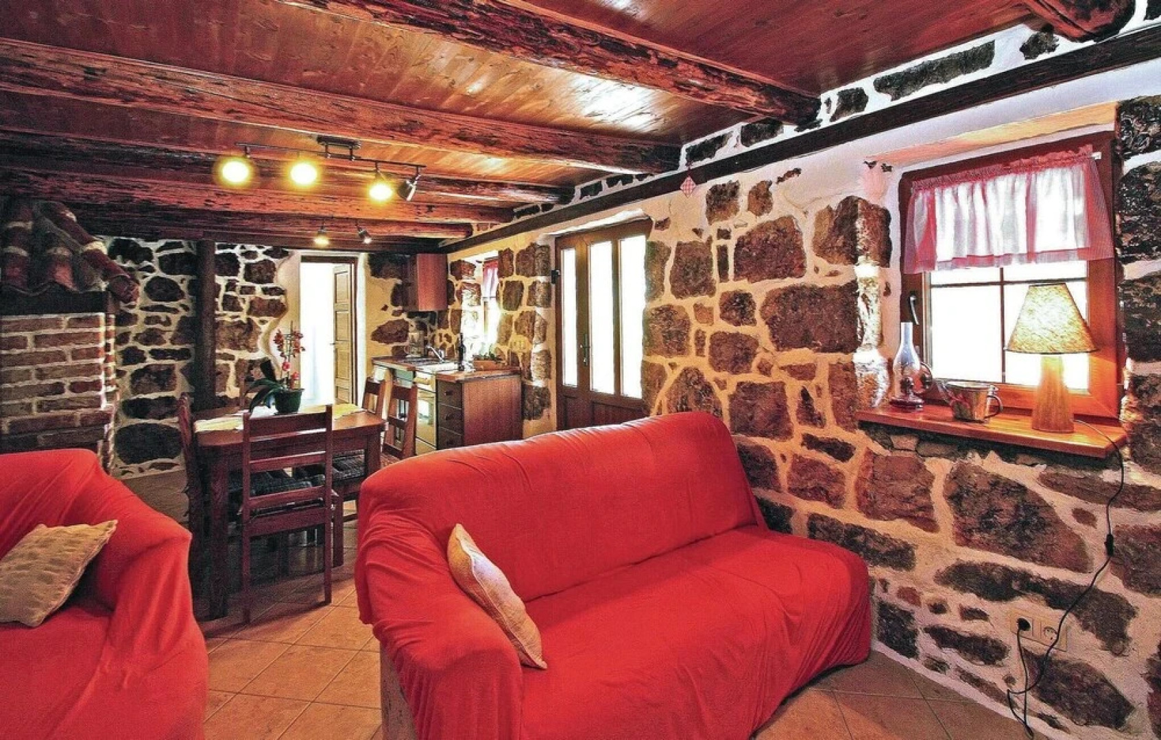 Awesome Home in Supetarska Draga With Wifi and 2 Bedrooms