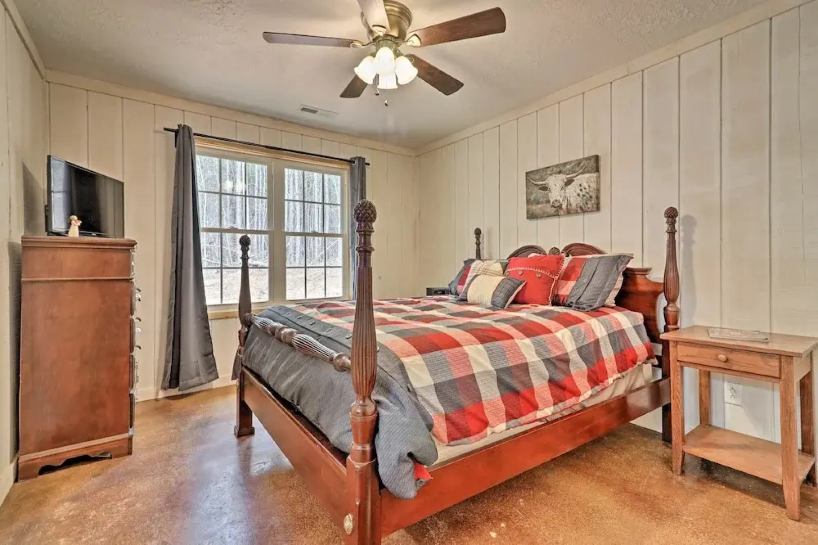 Peaceful Family Cabin on 10 Acres w/ Game Room!