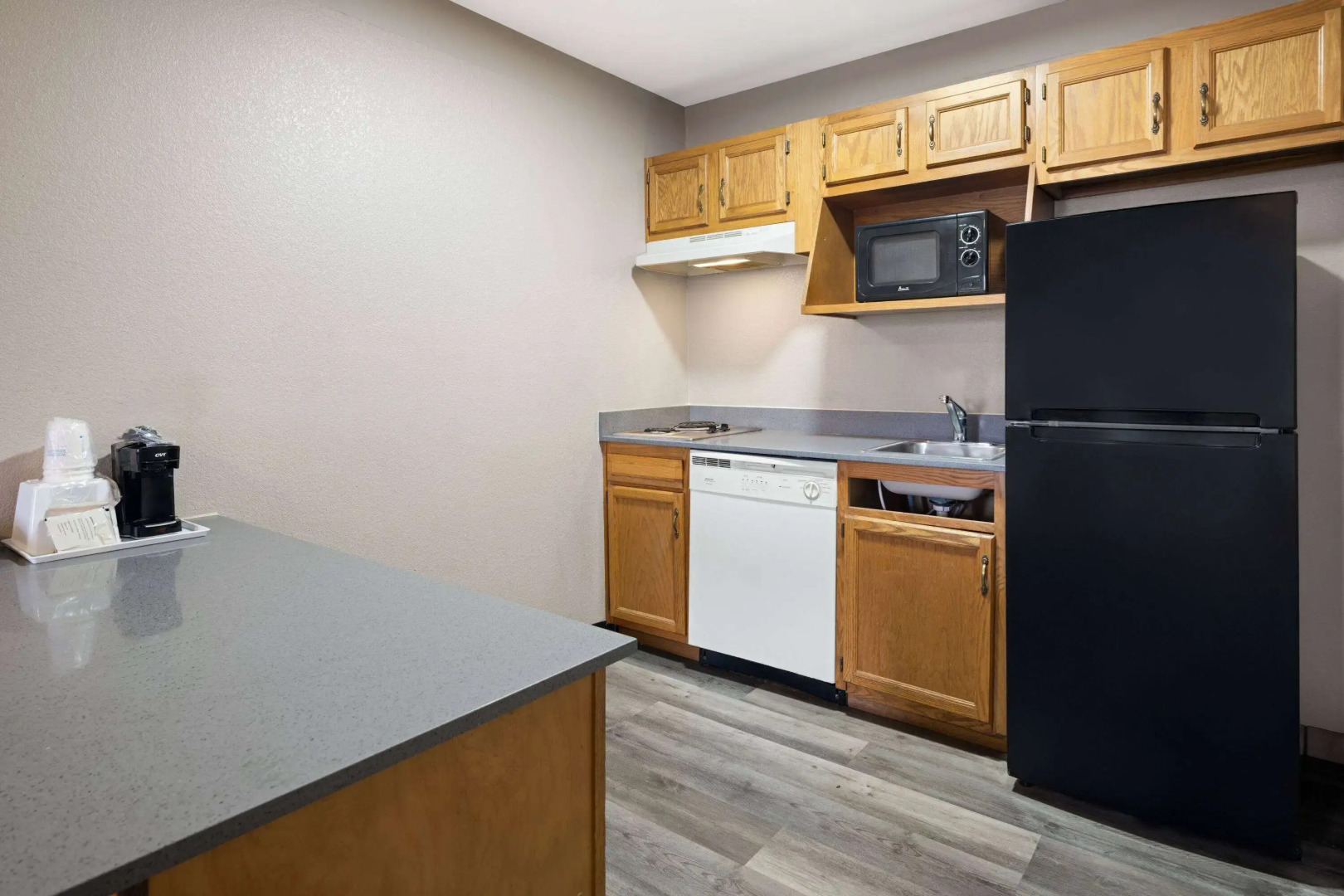 Days Inn & Suites by Wyndham Kokomo