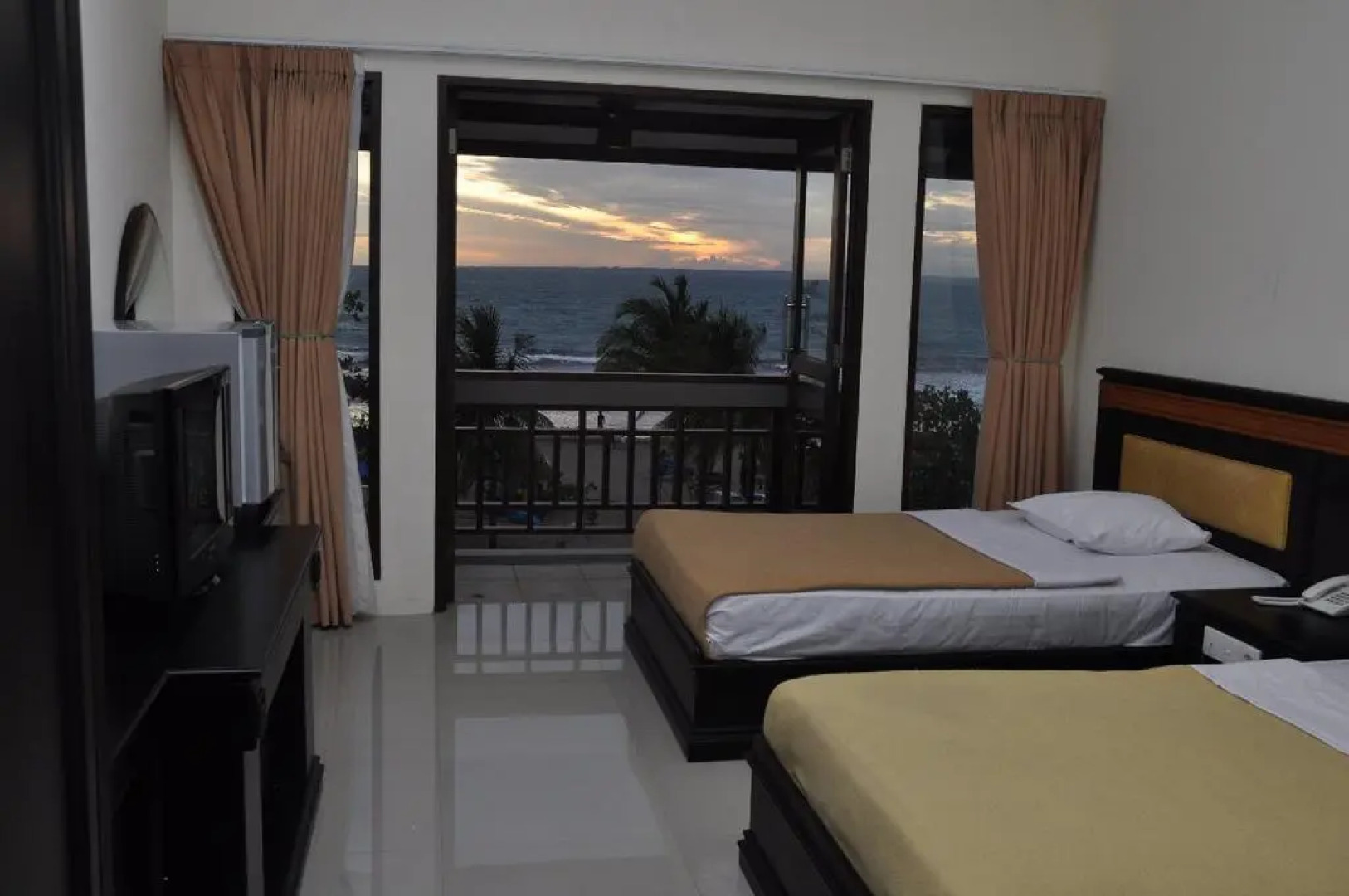 Surya Kencana Seaside Hotel