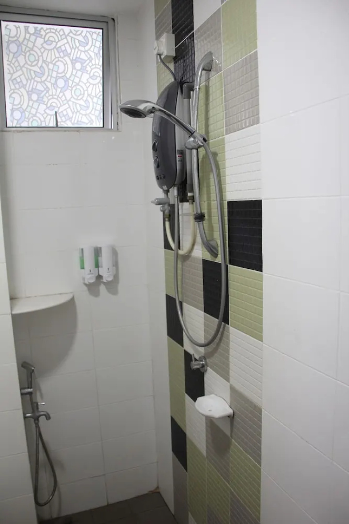 3BdR&2Bth condo Middle of Penang