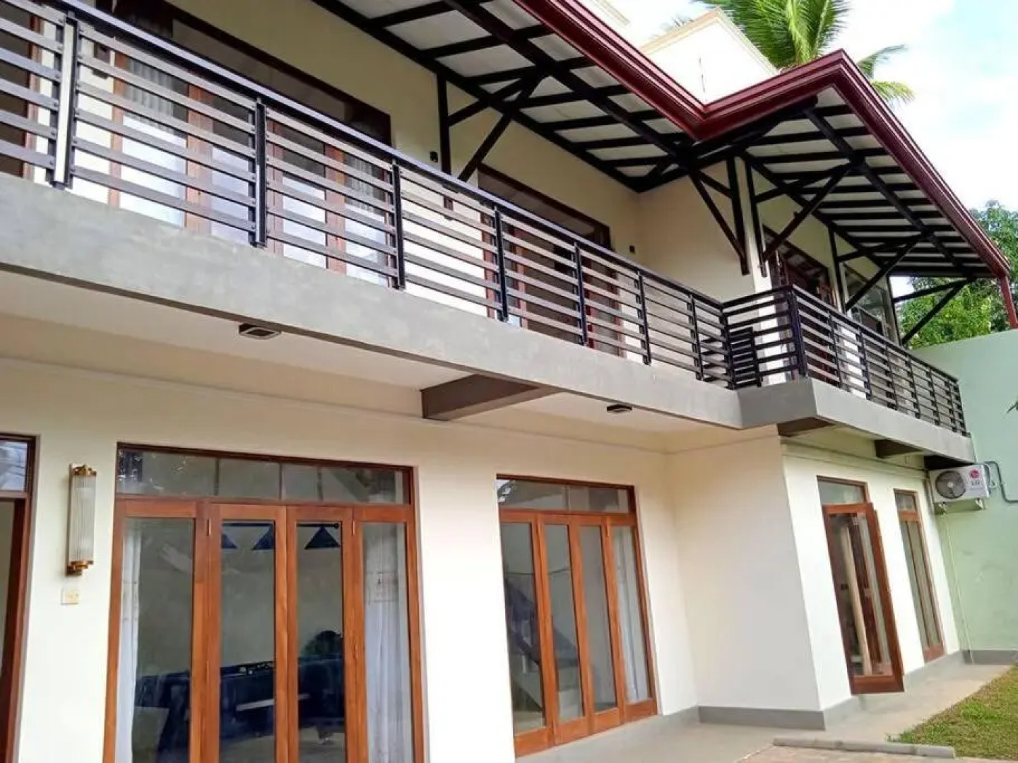 Heaven Thalalla- 4BHK Superior Villa With Private Pool and inside apartments