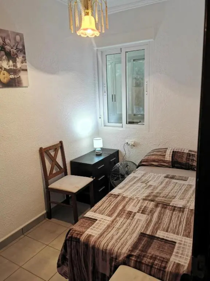 Lo Pagan, Calle Gibraltar 19 app 2A