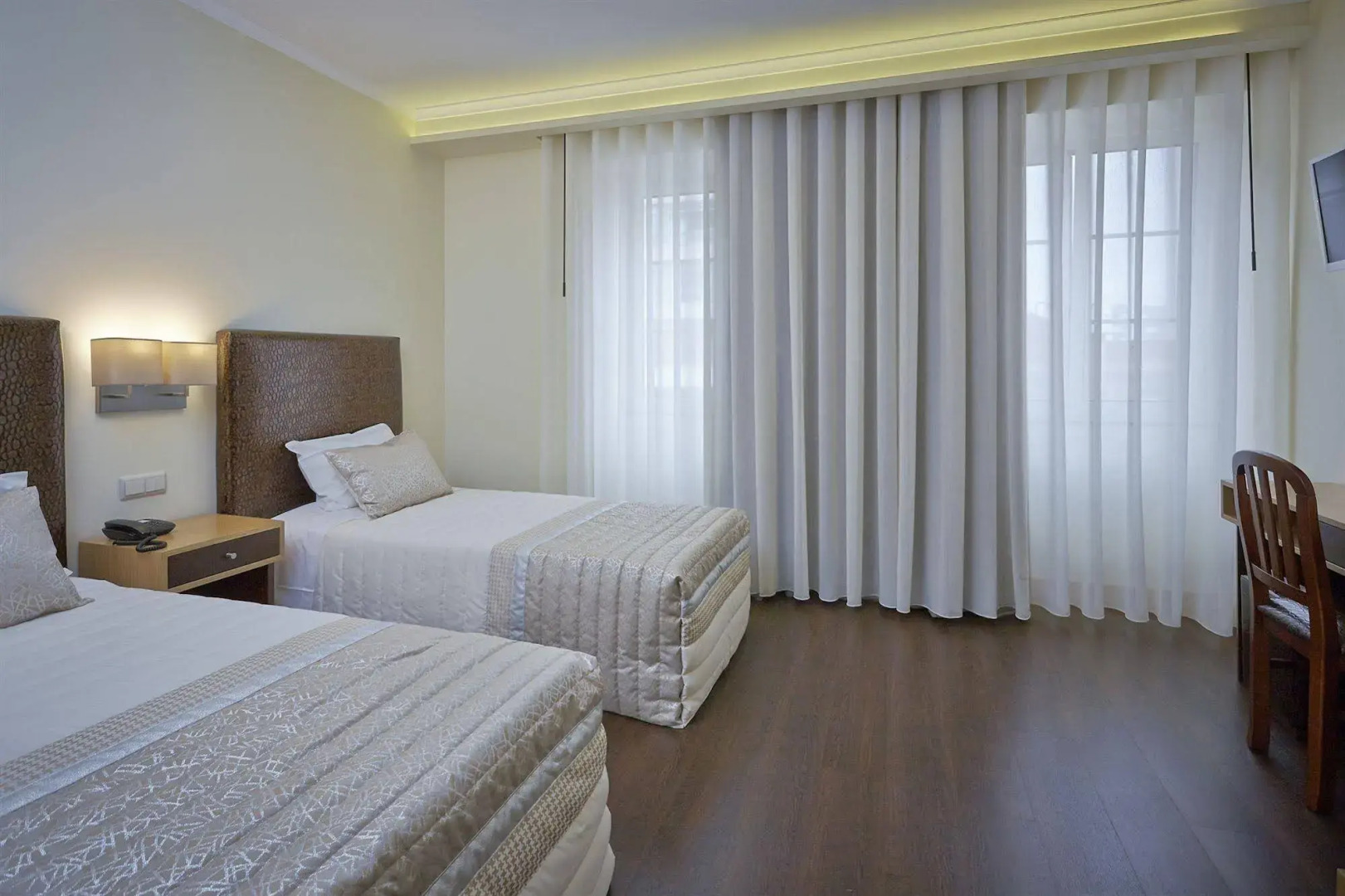 Welcome In - Suites & Hostel