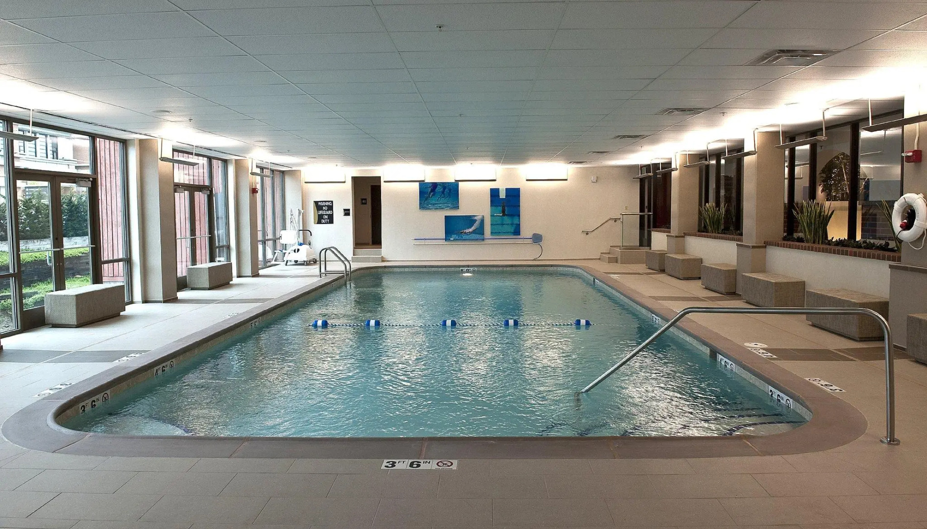 HoteLumiere at the Arch - A Caesars Rewards Destination