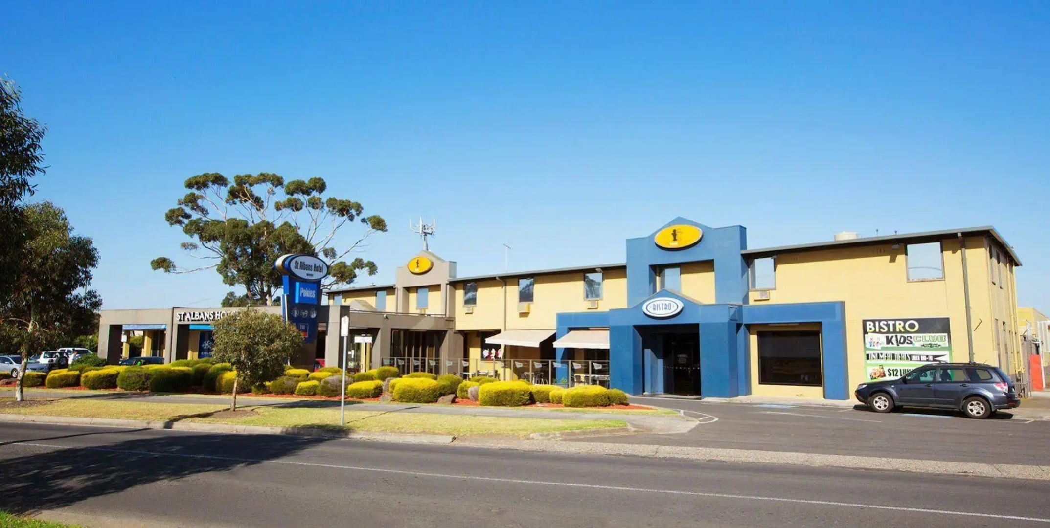 Nightcap at St Albans Hotel