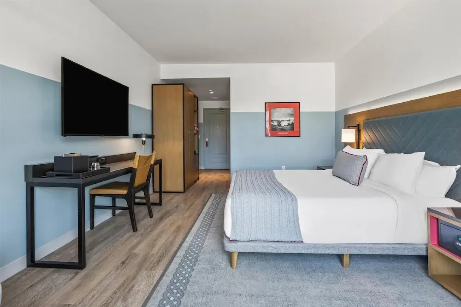 The Highlander at Radford, Tapestry Collection by Hilton