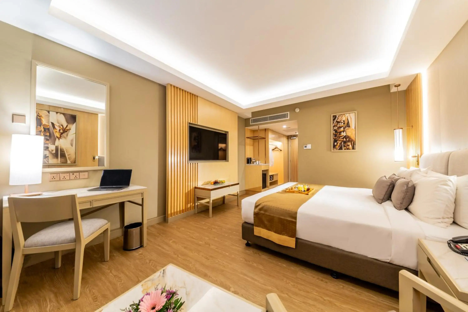 Glenmarie Hotel & Golf Resort