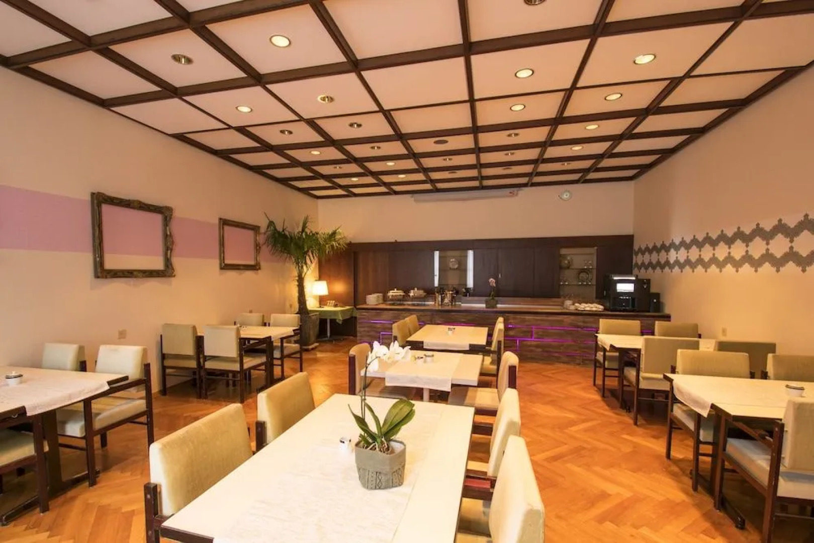 Vintage Hotel Twenty-eight