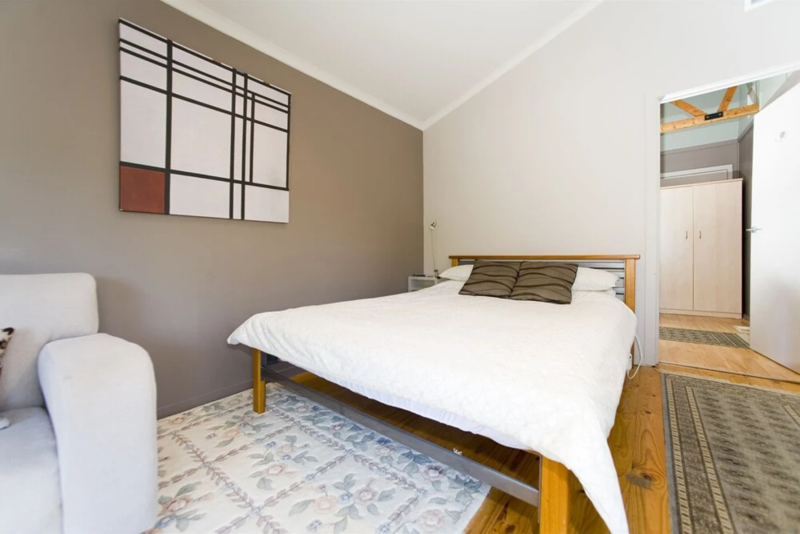 Earle Street Apartment