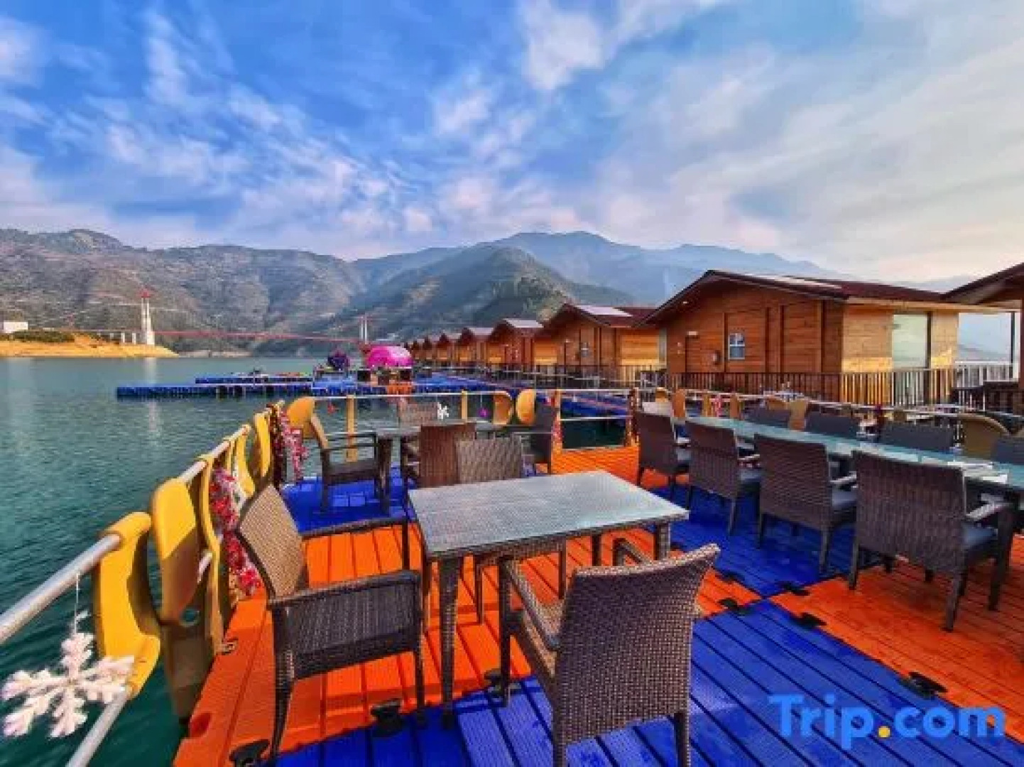 Le ROI Floating Huts and Eco Rooms