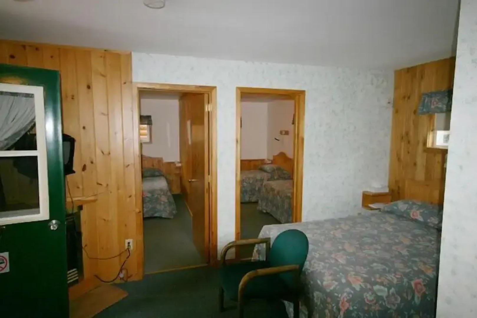 Spectacle Lake Lodge