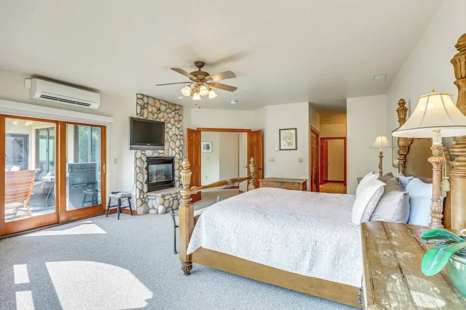 Expansive Edwards Condo on Main Street w/ Views!