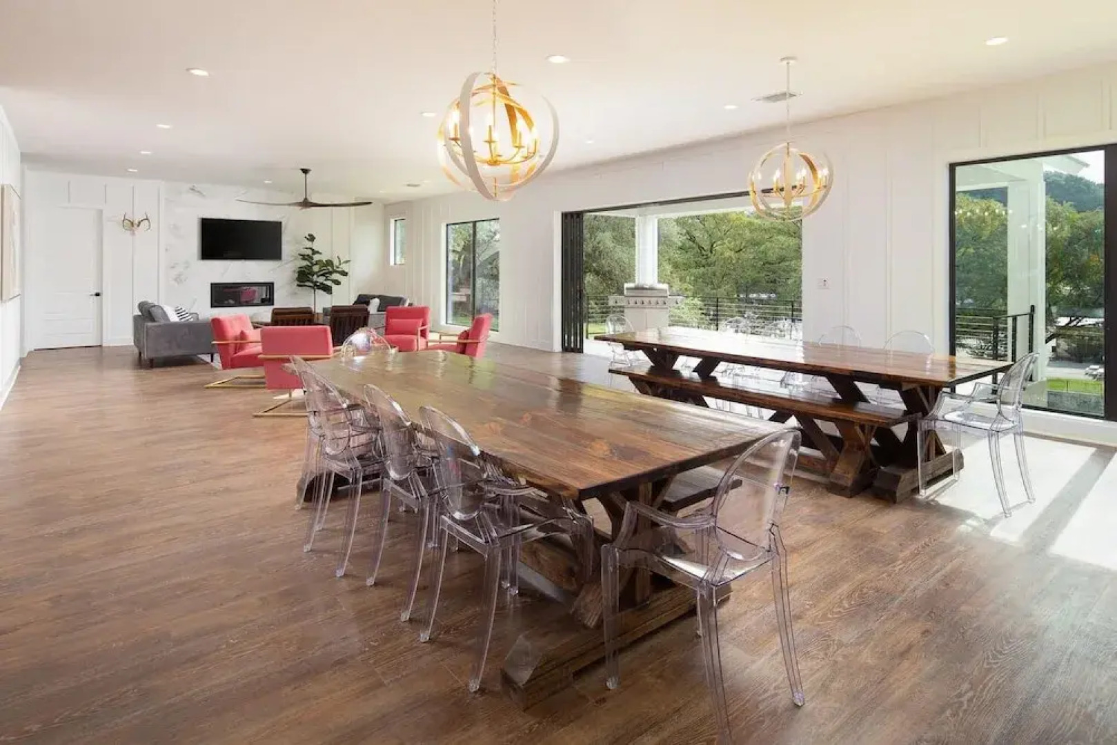 The White House On The Horseshoe 8 Bedroom Home by RedAwning