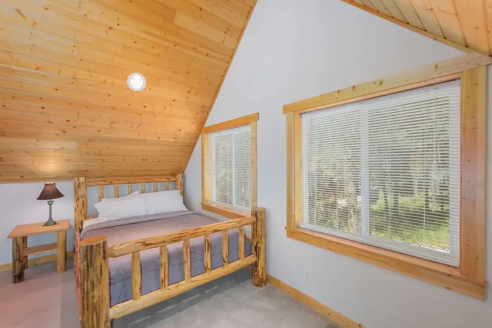 Cascades Adventure Cabin 2 Bedroom Home by NW Comfy Cabins by RedAwning