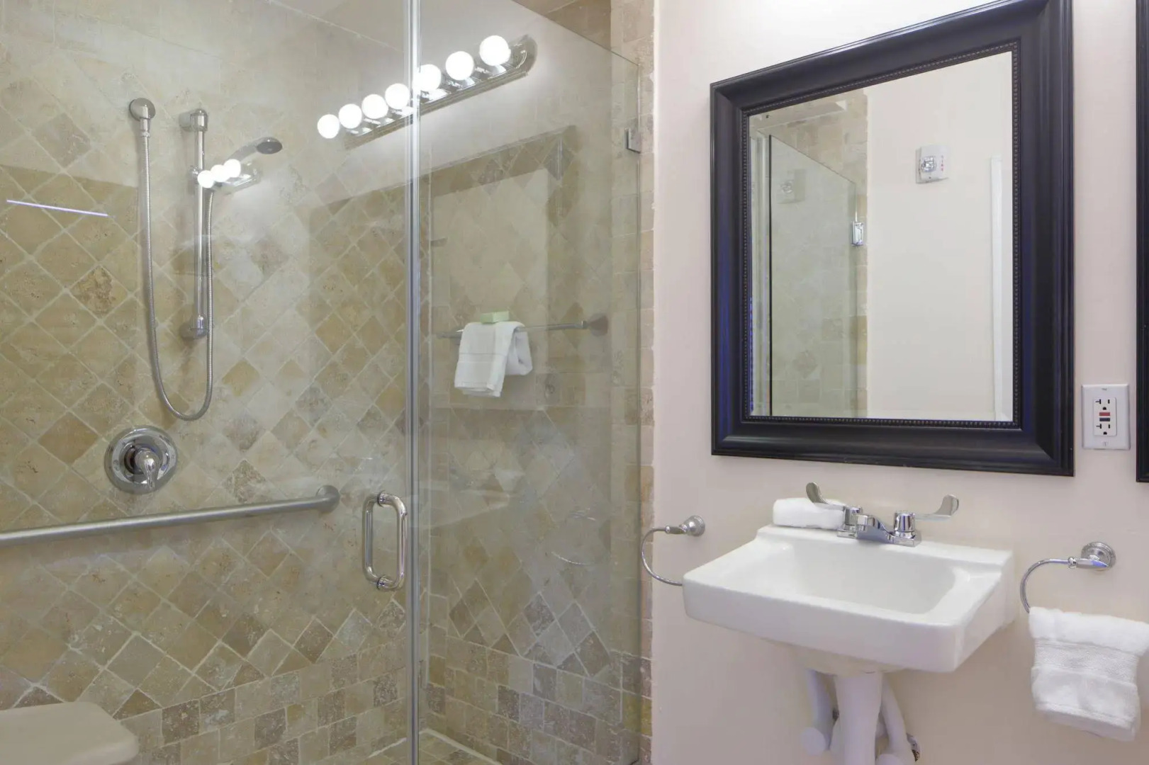 Casa Victoria Orchid