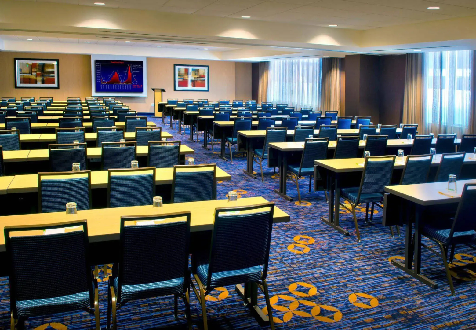 Courtyard by Marriott Newark Downtown