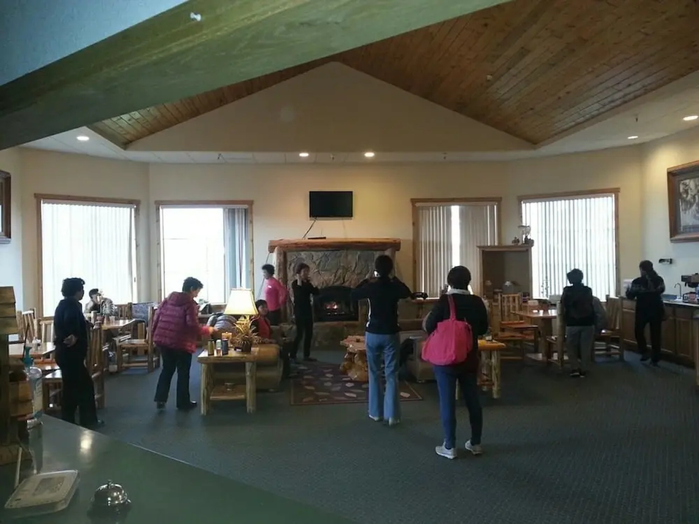 Eagle Peak Lodge & Cabins