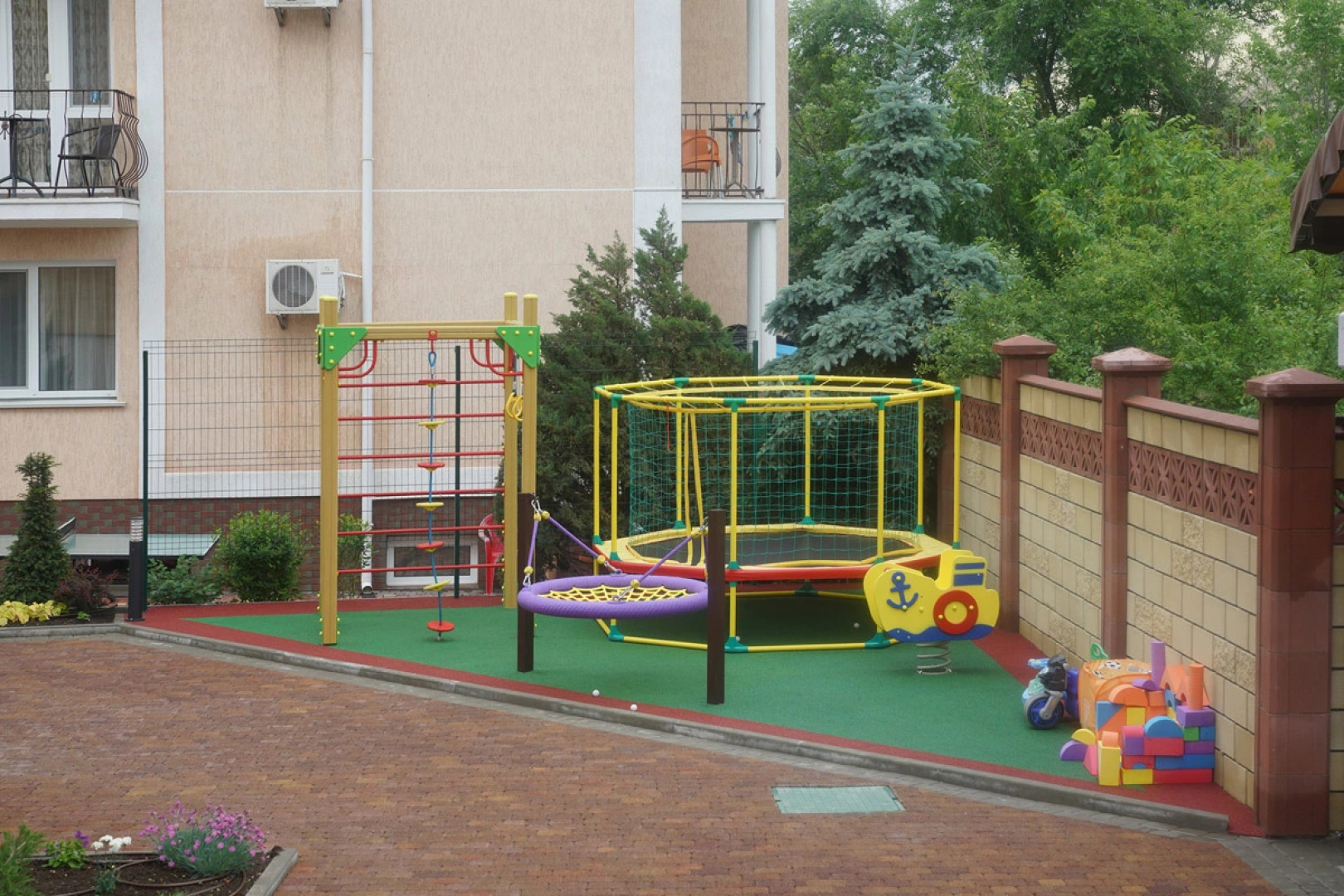 Золотой лев (Песчаное)