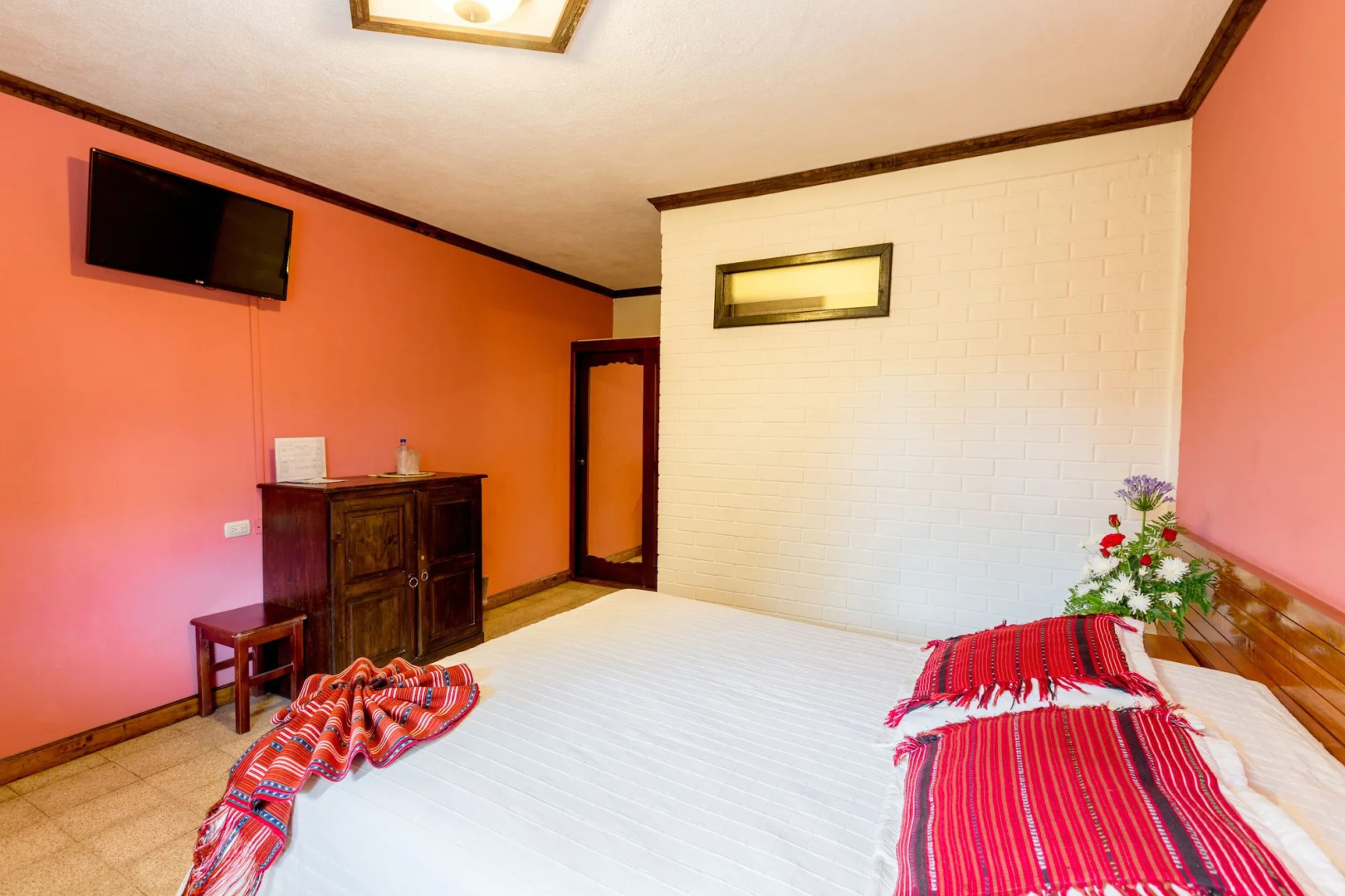 Hotel y Centro de Convenciones Jardines del Lago