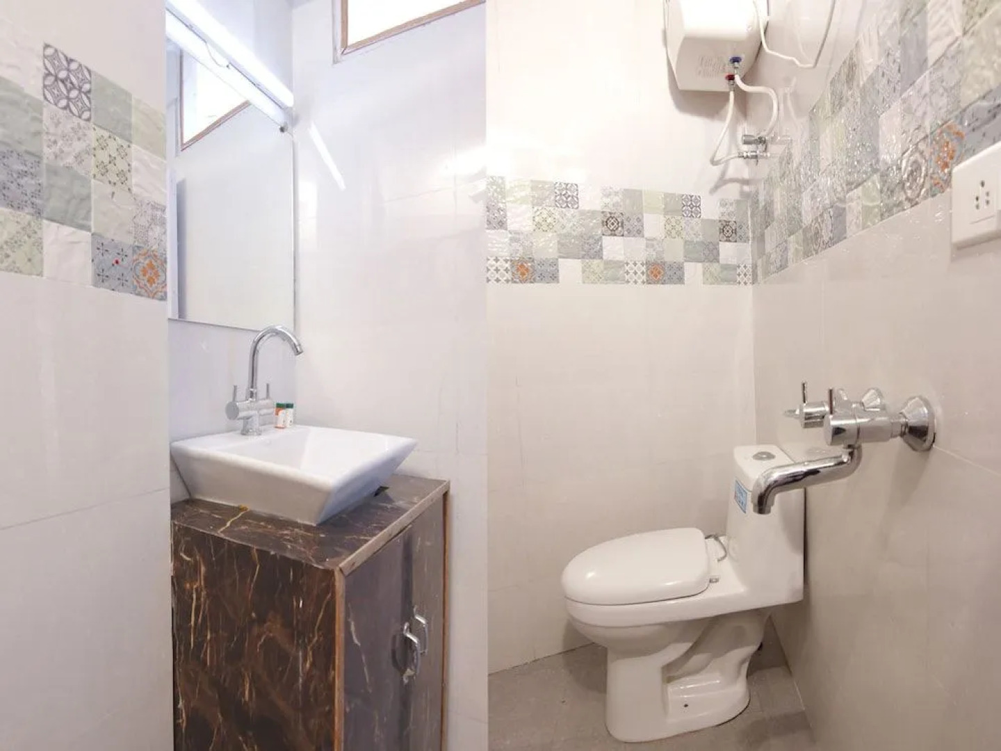 OYO 12023 Hotel Jasmine