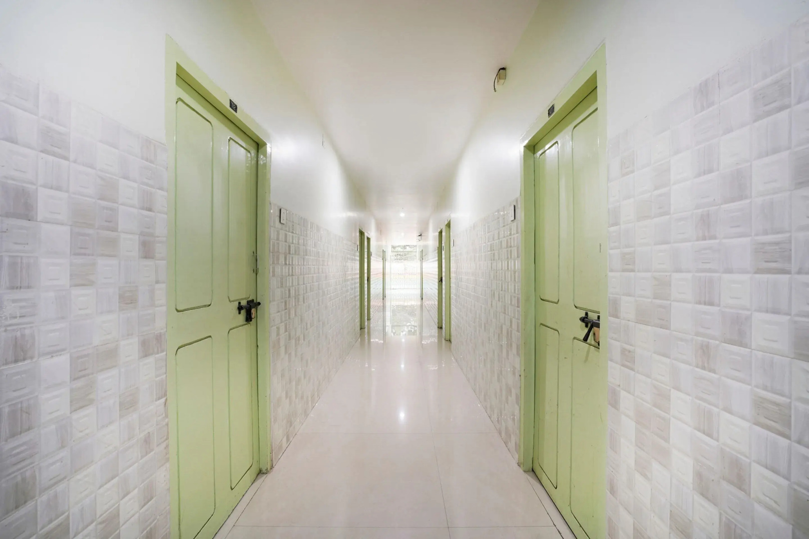 SPOT ON 38697 Hotel Sridhar