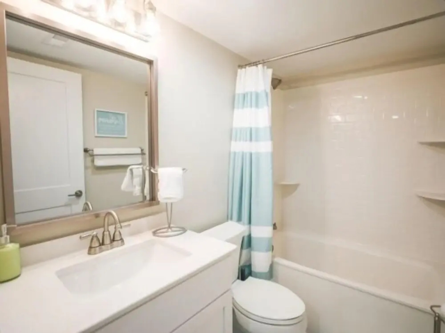 Carolina Beach Dreamin - Light Filled South Side End Unit. Ocean Views From Most Rooms! Private Beach Access! 3 Bedroom Condo by Redawning