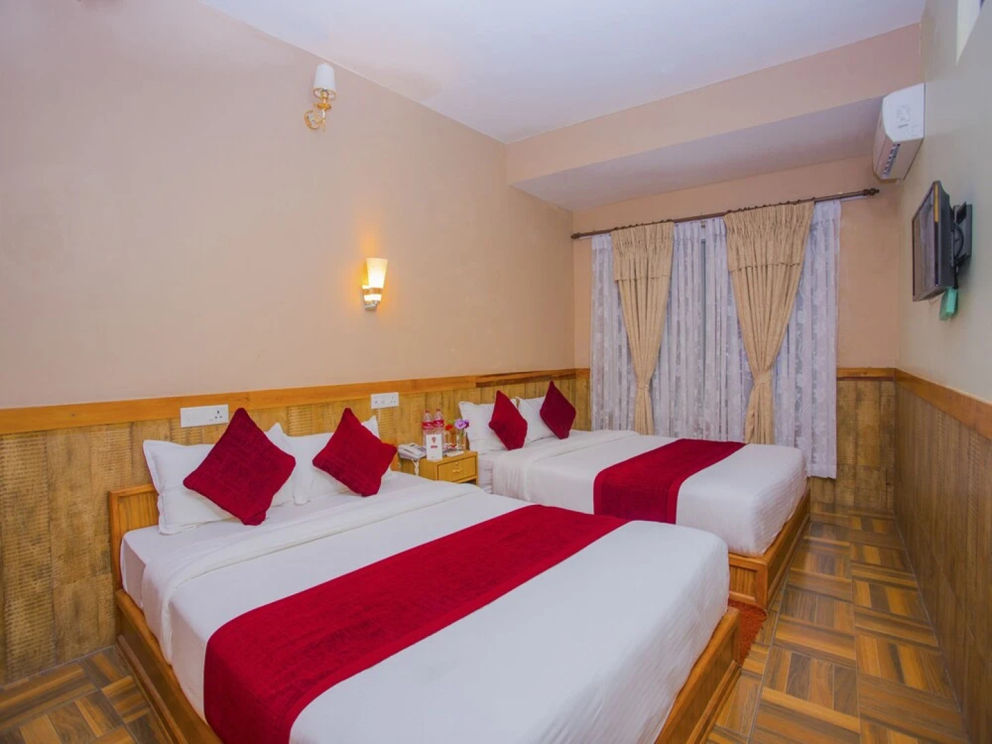 OYO 220 Grand Shivalaya Hotel And Restro