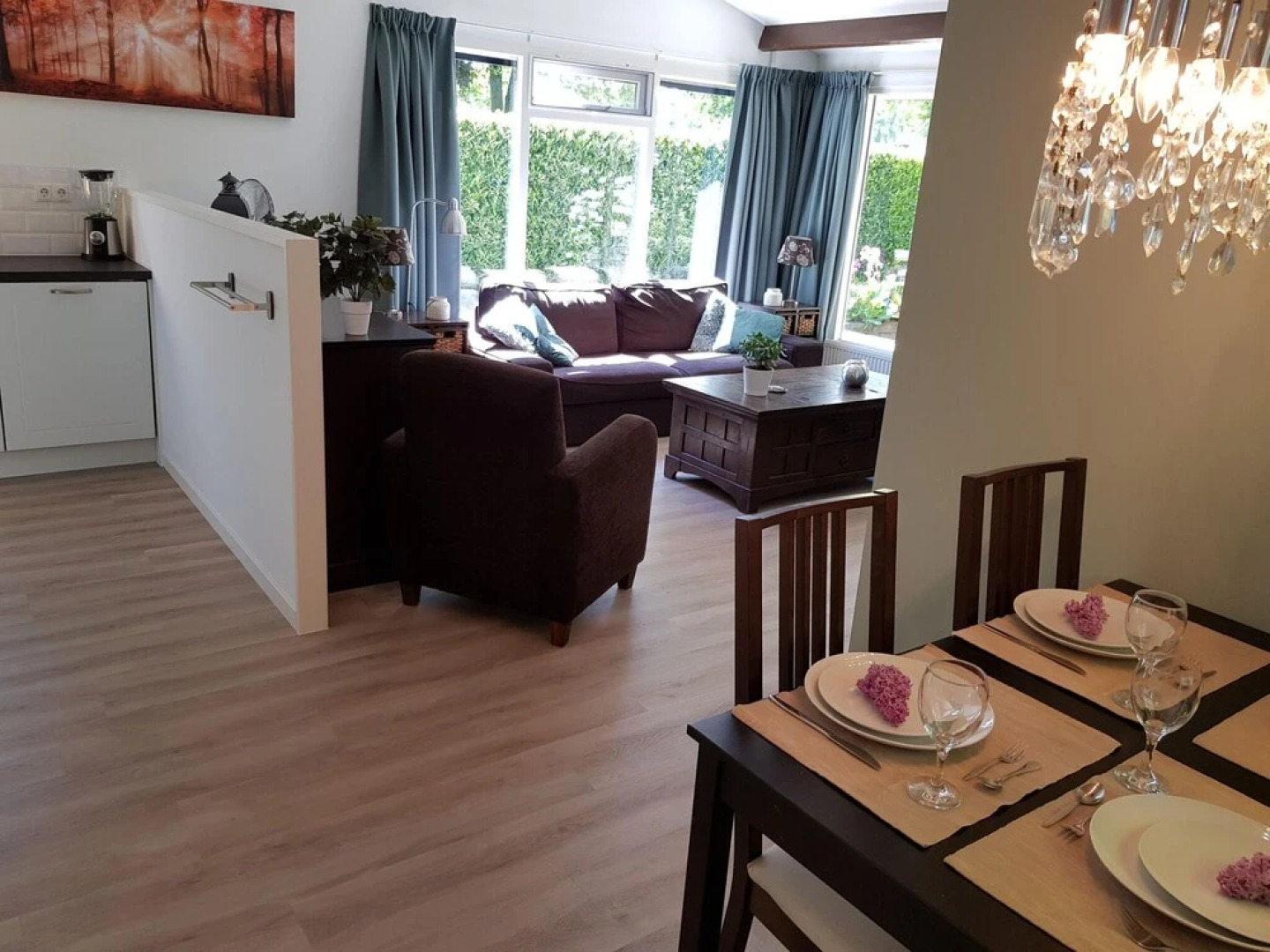 Cosy on ground level home, wifi, central location, many children's equipment