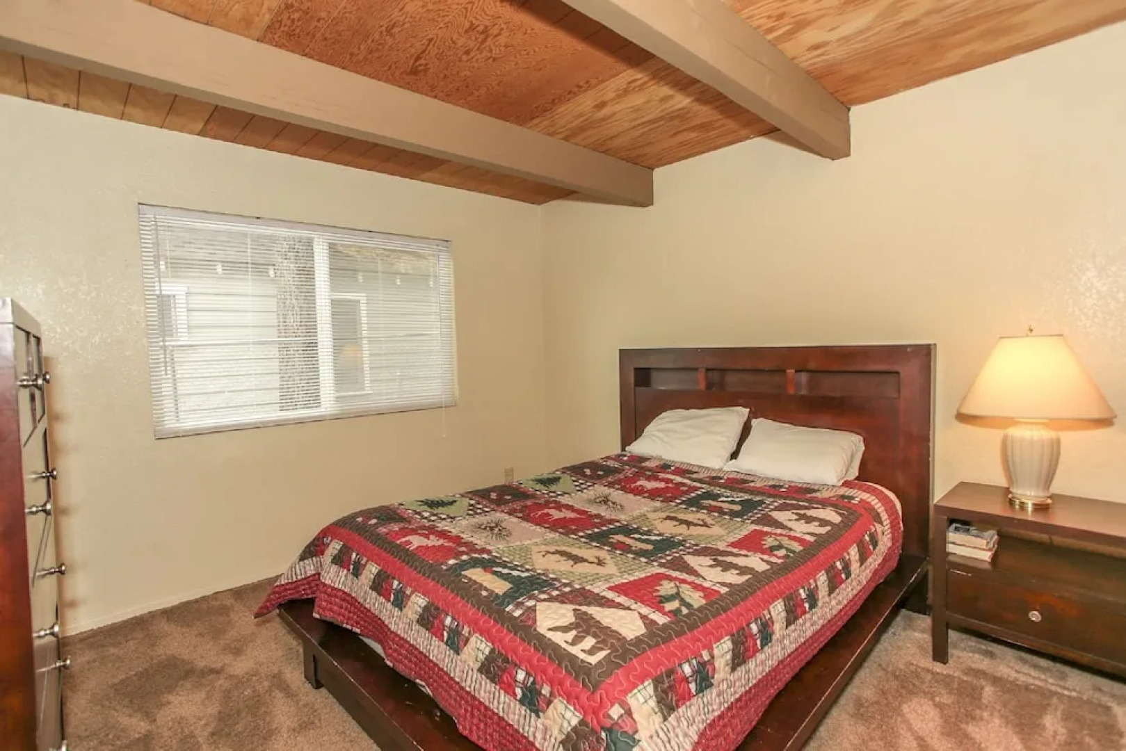 Bearly Rustic - 2BR 1BA, WiFi, Nice Back Yard for Snow Play