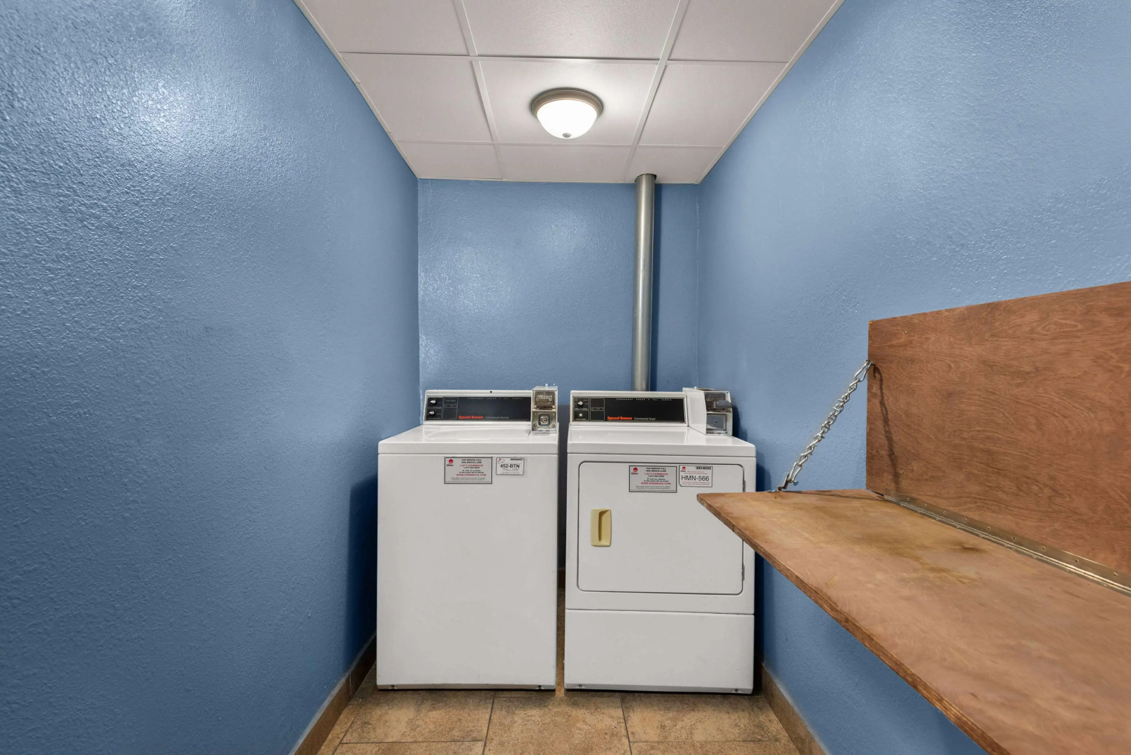 Days Inn by Wyndham Newton