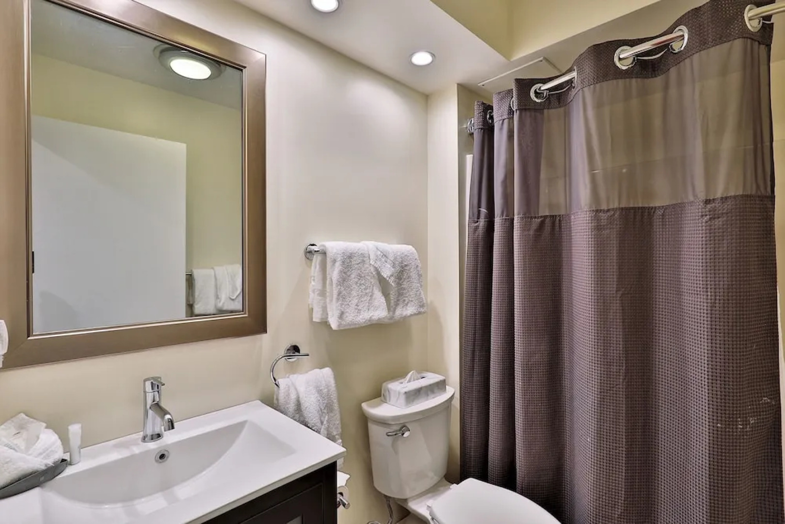 The Grande Suite at Killington: Sleeps 10 Guests, Close to Mountain!