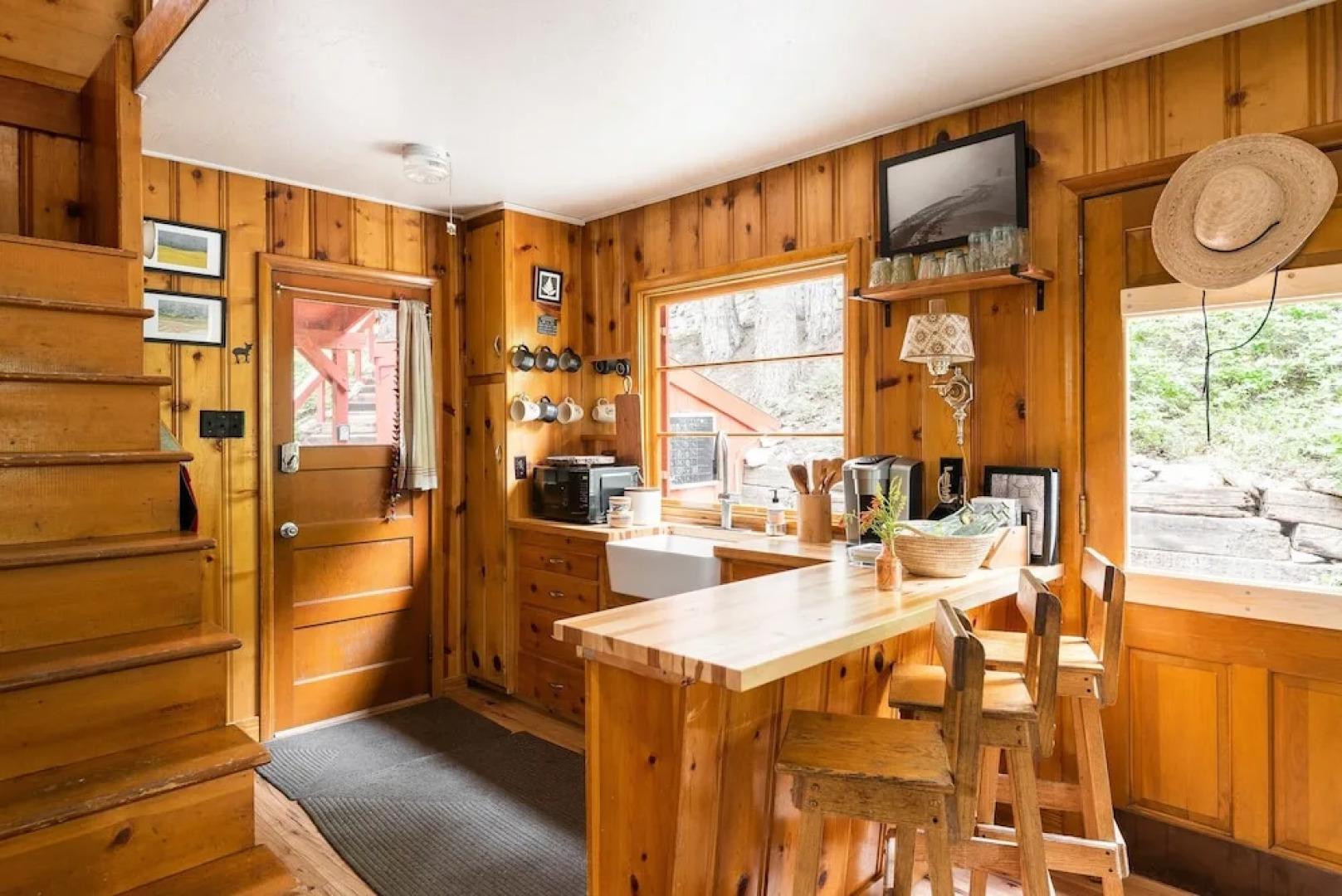 11373 Church - 1 Br Cabin