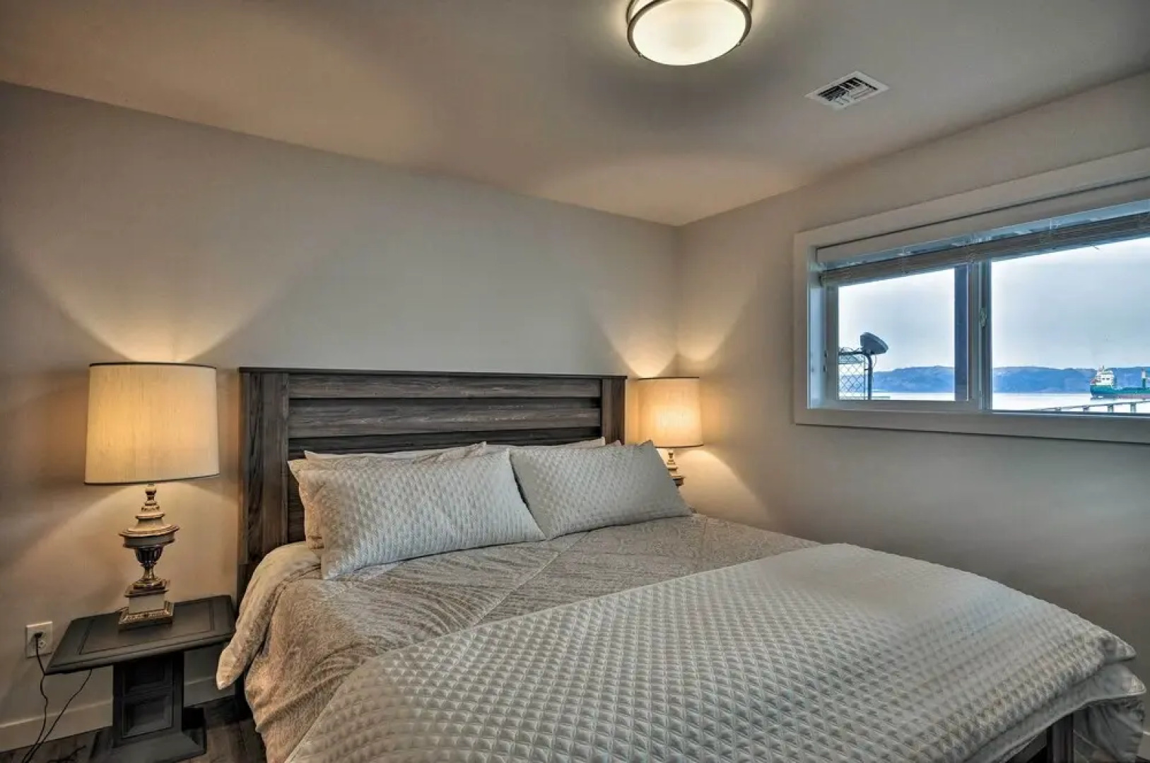 Sleek Riverfront Condo on Pier in Downtown Astoria