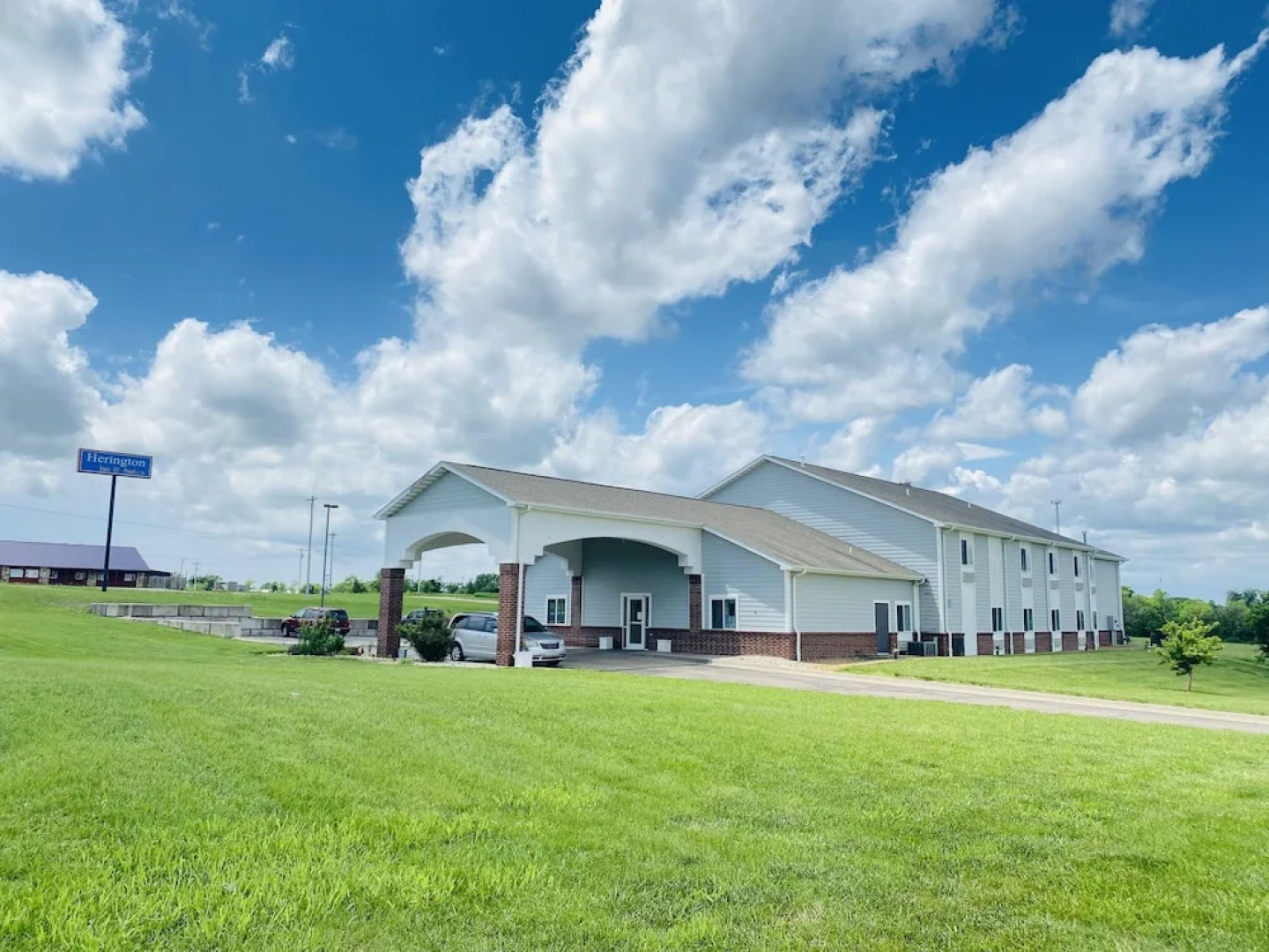 Herington Inn & Suites