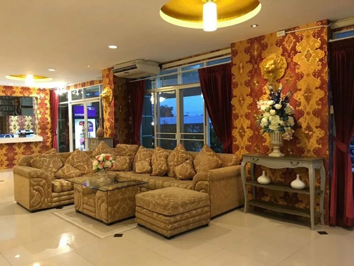 Grand Holiday Residence