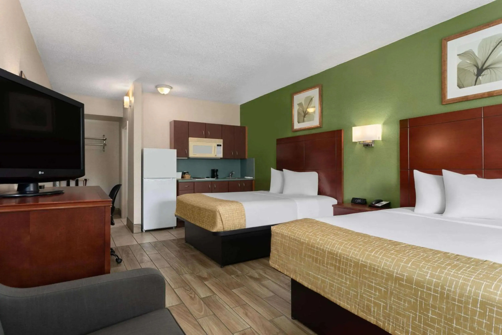 Travelodge Suites by Wyndham Lake Okeechobee