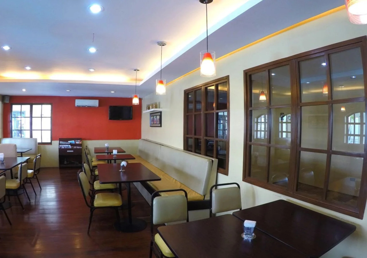 Ivory Hotel and Suites