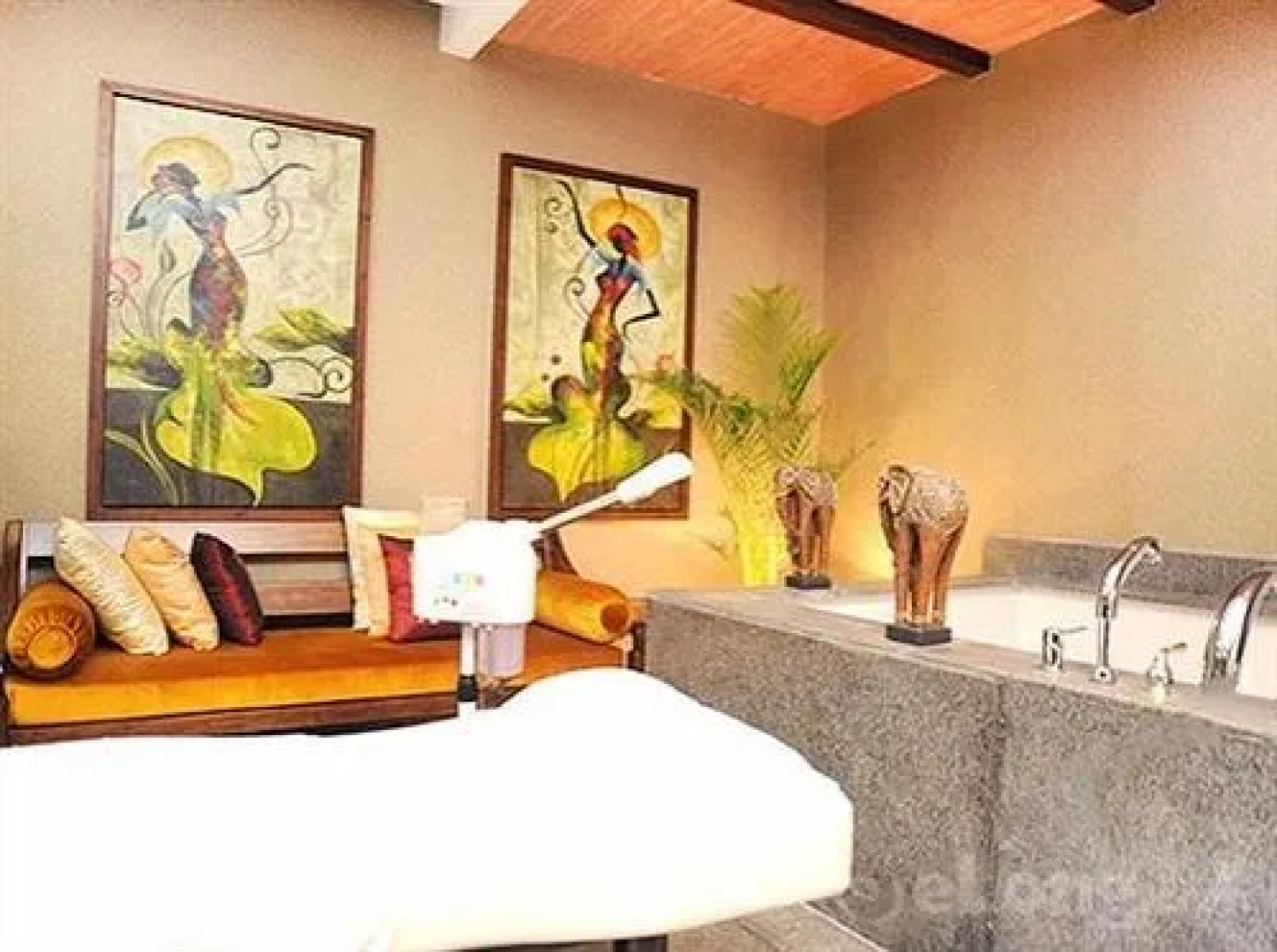 Assorti International Hotel