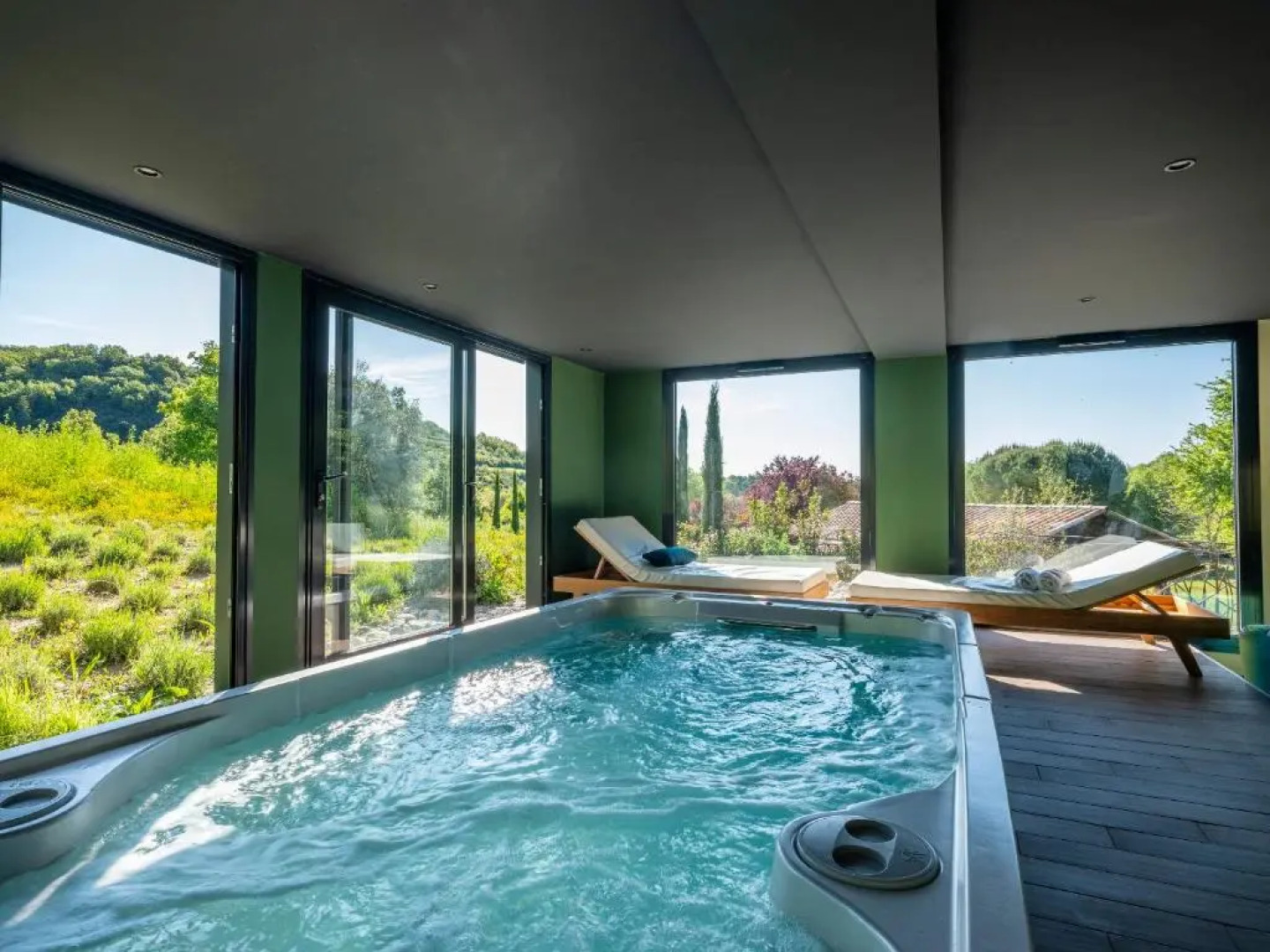 Studio avec piscine partagee jardin clos et wifi a Forcalquier