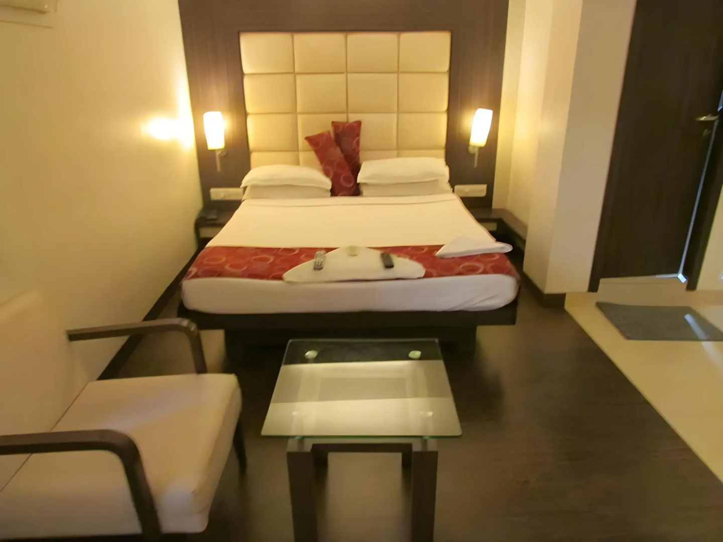Capital O 74167 Hotel Mourya Residency