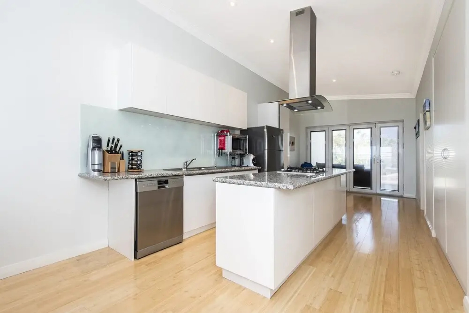 Ocean Sunset - Luxury Apartment With Ocean Views