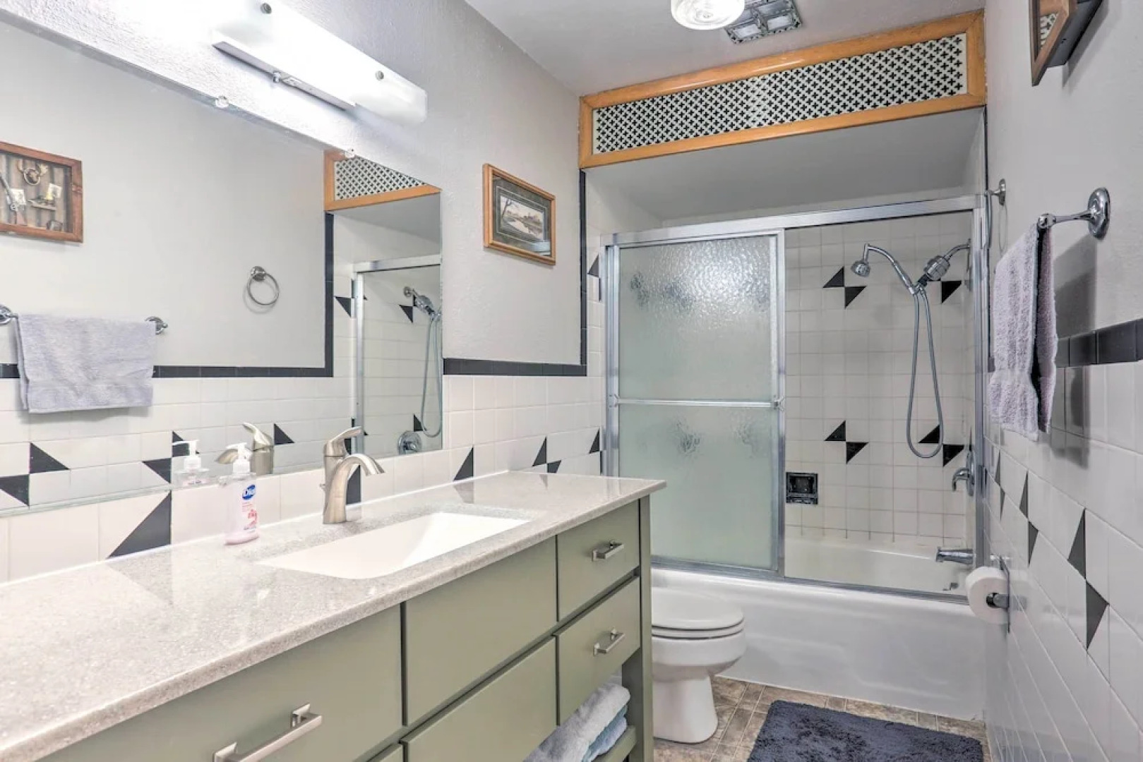 Classic Mountain Home, Half Mi to Main Street