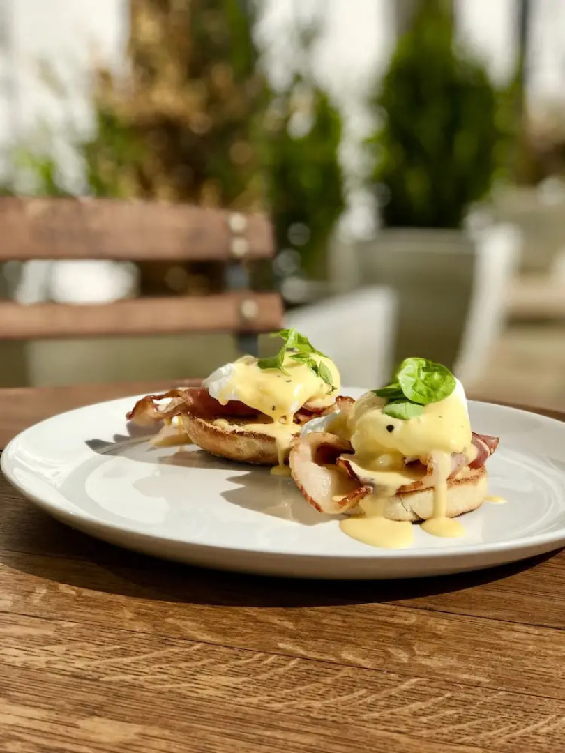 Under Oaks Guesthouse