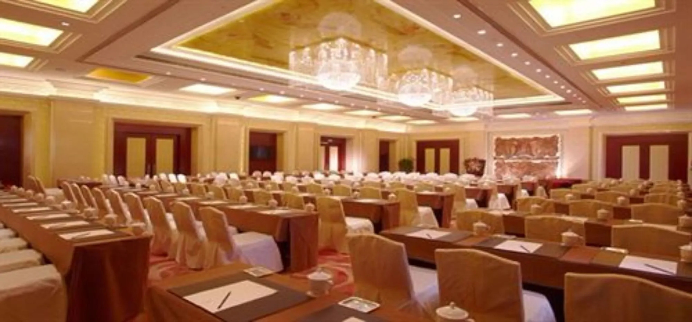 New Century Fengming Resort Zaozhuang