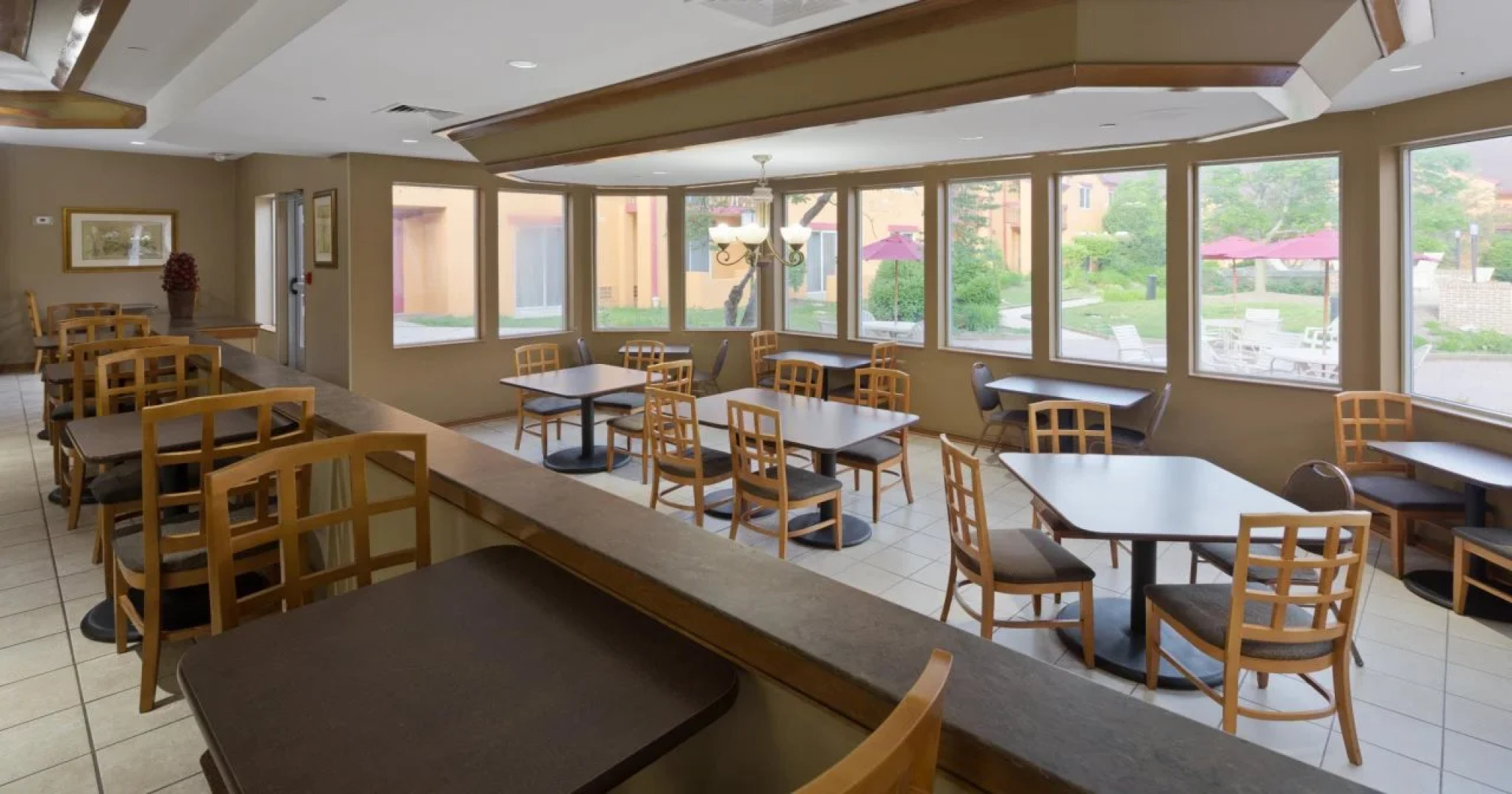 Chicago Club Inn & Suites