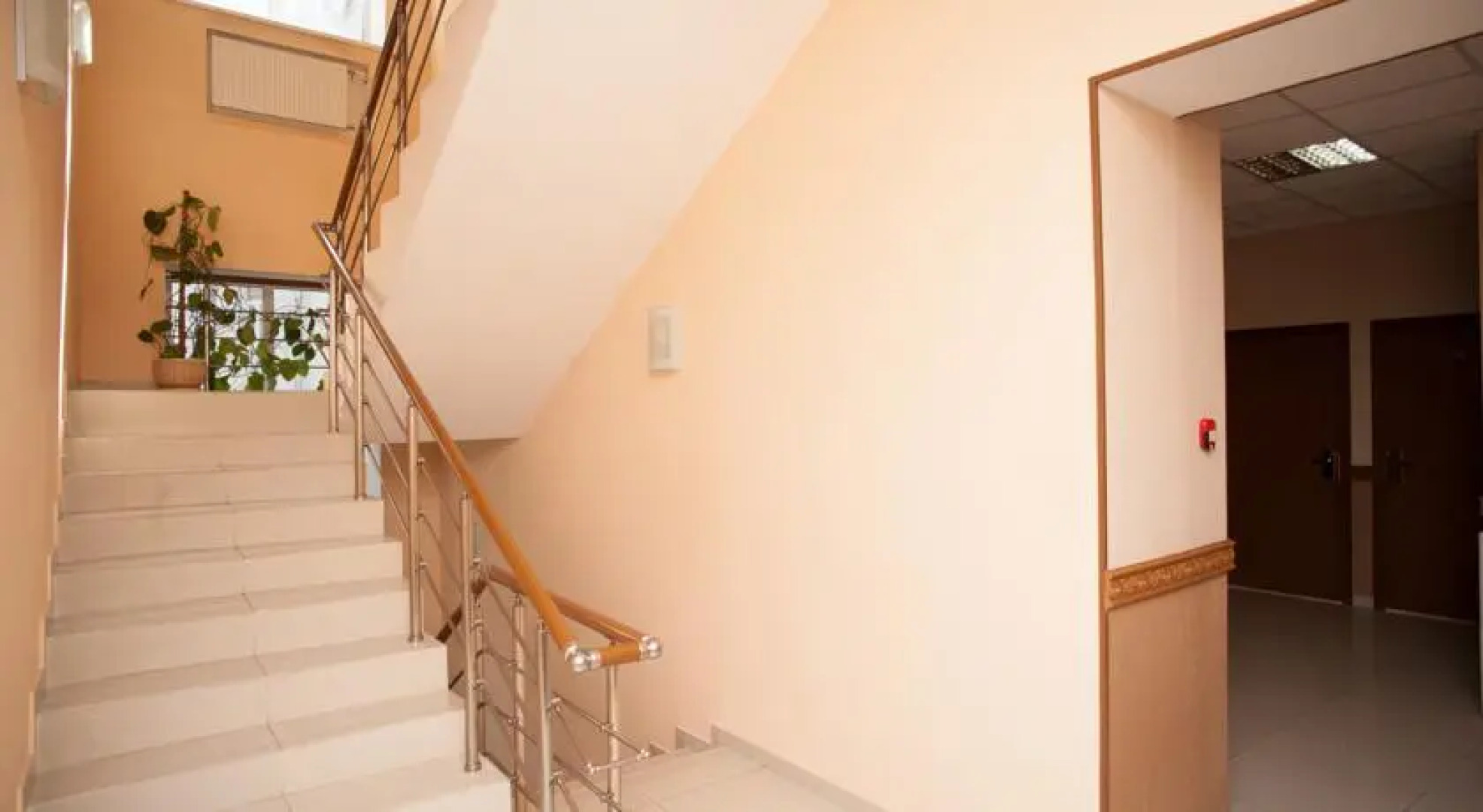 MINIMA Красные ворота