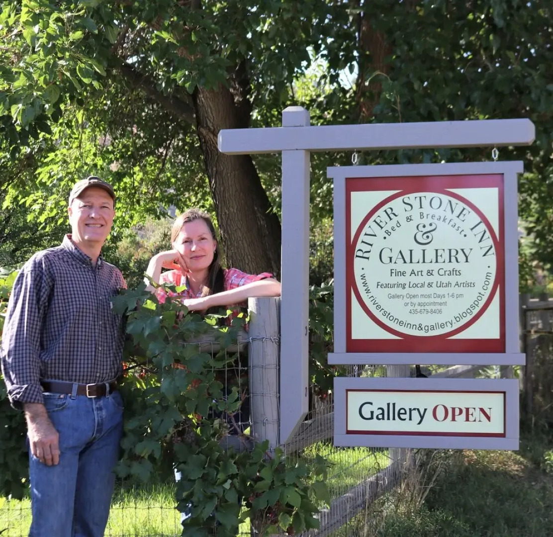 River Stone Inn & Gallery