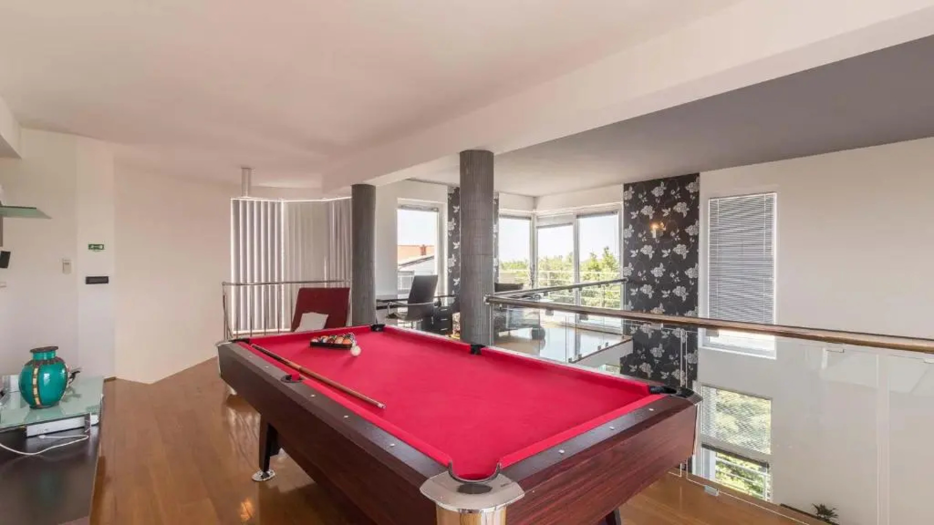 Luxury villa Nicol with pool and sea view 300m from the beach